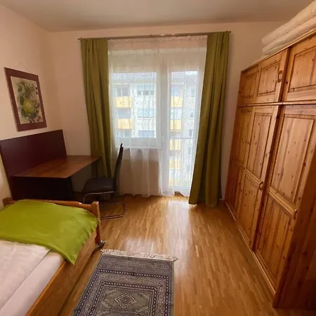 U-room - Im Herzen Von アパート